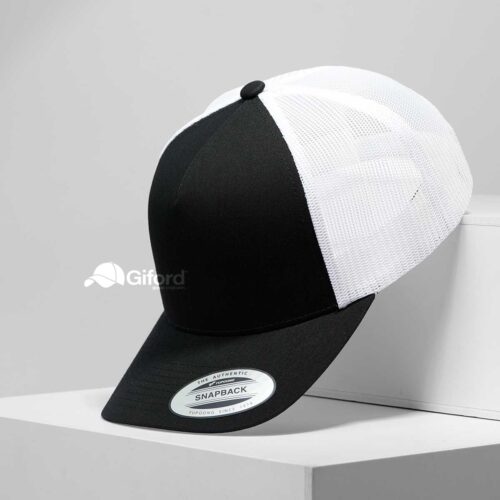 01-YP-CLASSICS®-RETRO-TRUCKER-CAP-negro-blanco YP Classics® Trucker – Negro con blanco