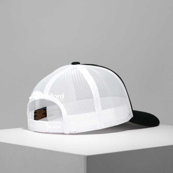 YP Classics® Trucker – Negro con blanco