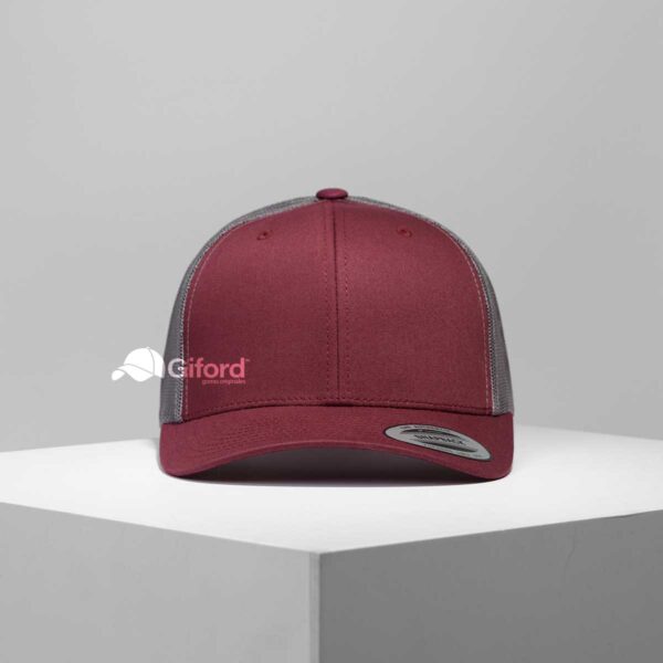 YP Classics® Trucker – Corinto con gris